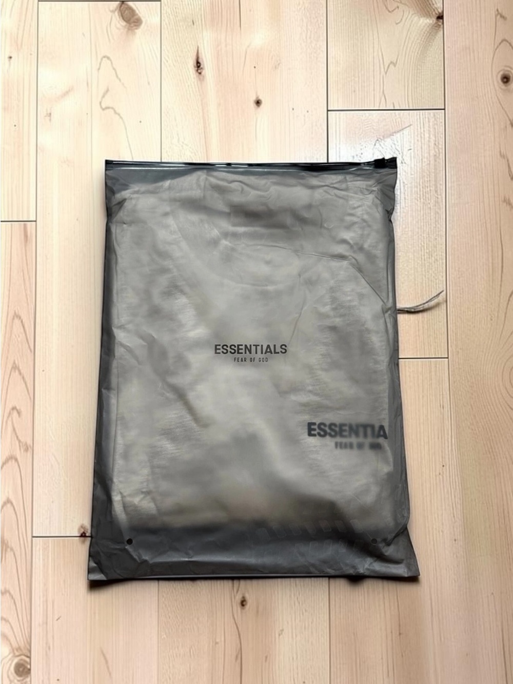 Essentials Fear of God Light Oatmeal T Shirt - Picture 5 of 5